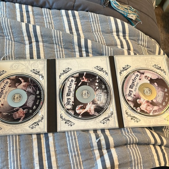 Rey Mysterio WWE 3 Disc DVD Set - Picture 3 of 4